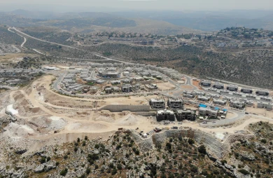 הקמת היישוב  - לשם (עלי זהב מערב)